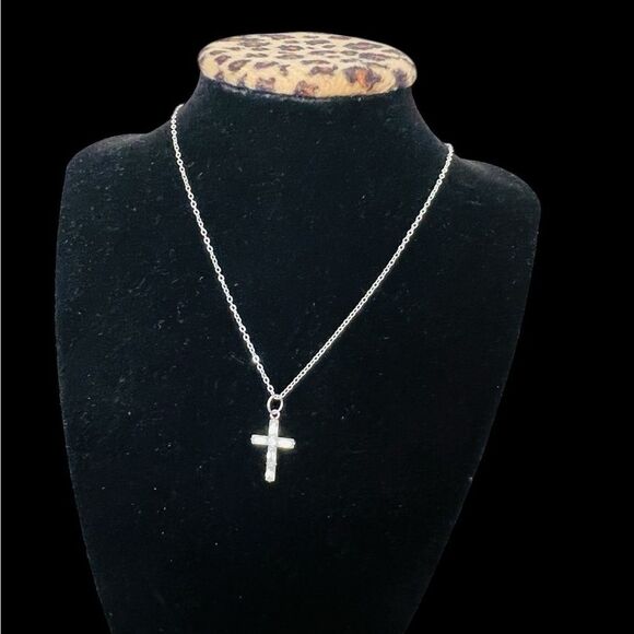 Silver plated & Clear CZ cross pendant plus matching necklace - Picture 2 of 7